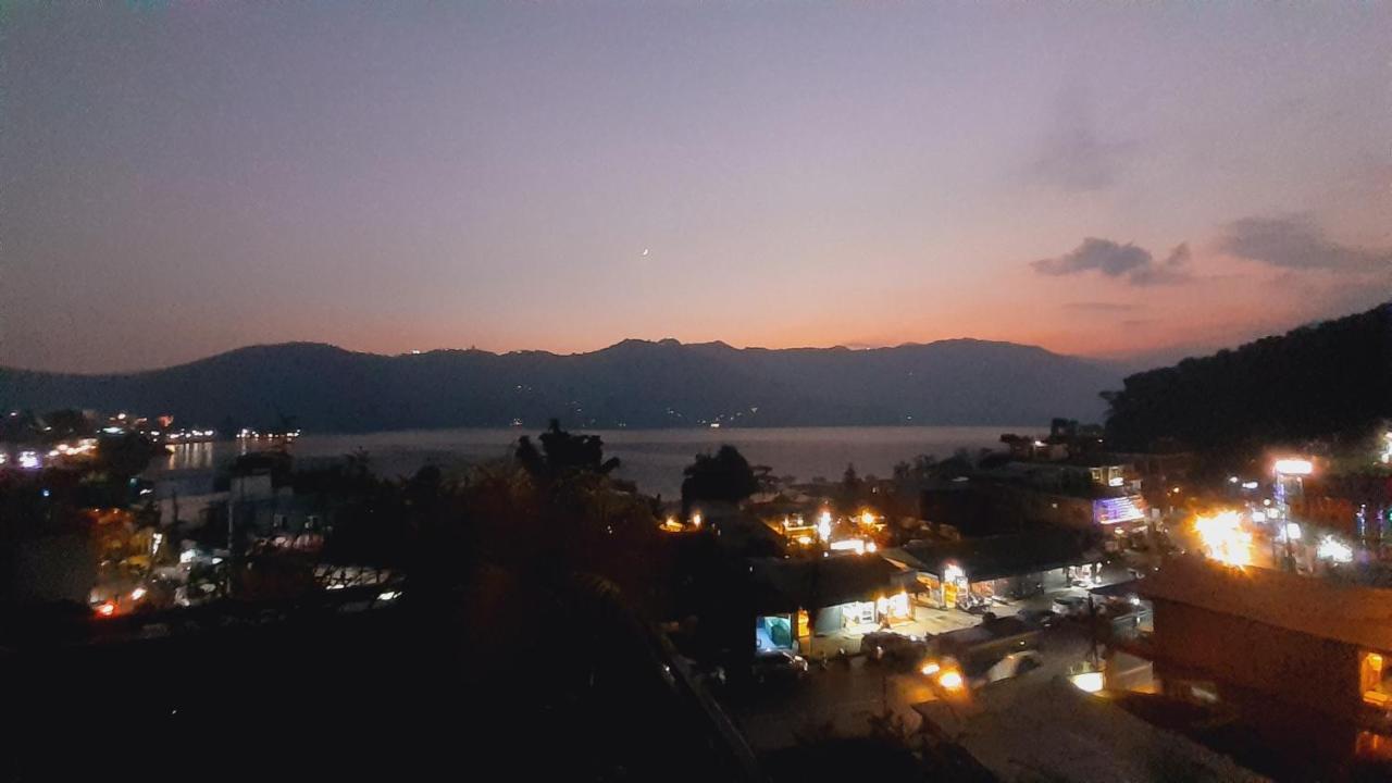 Golden Lake Pokhara Exteriör bild