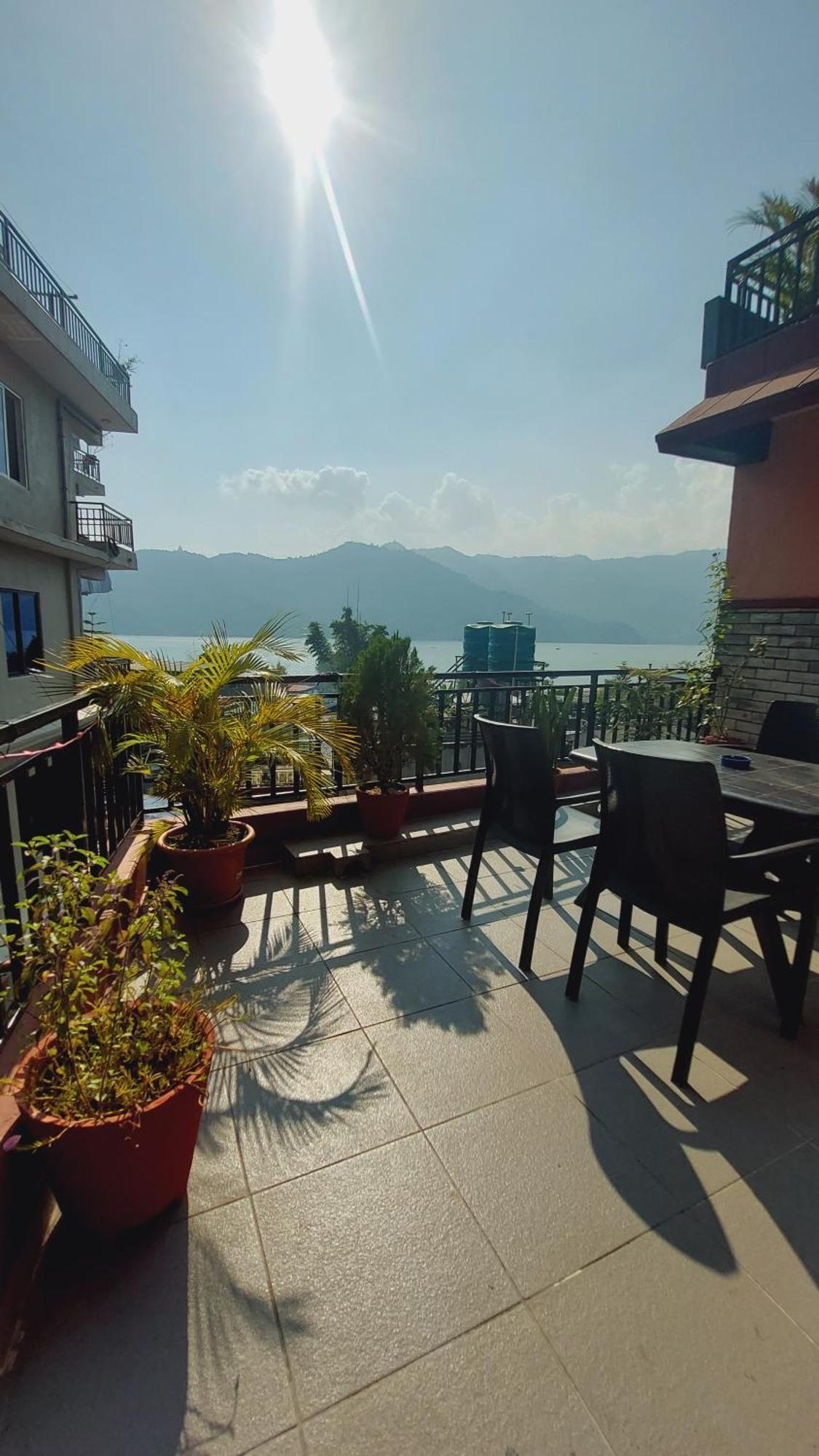 Golden Lake Pokhara Exteriör bild